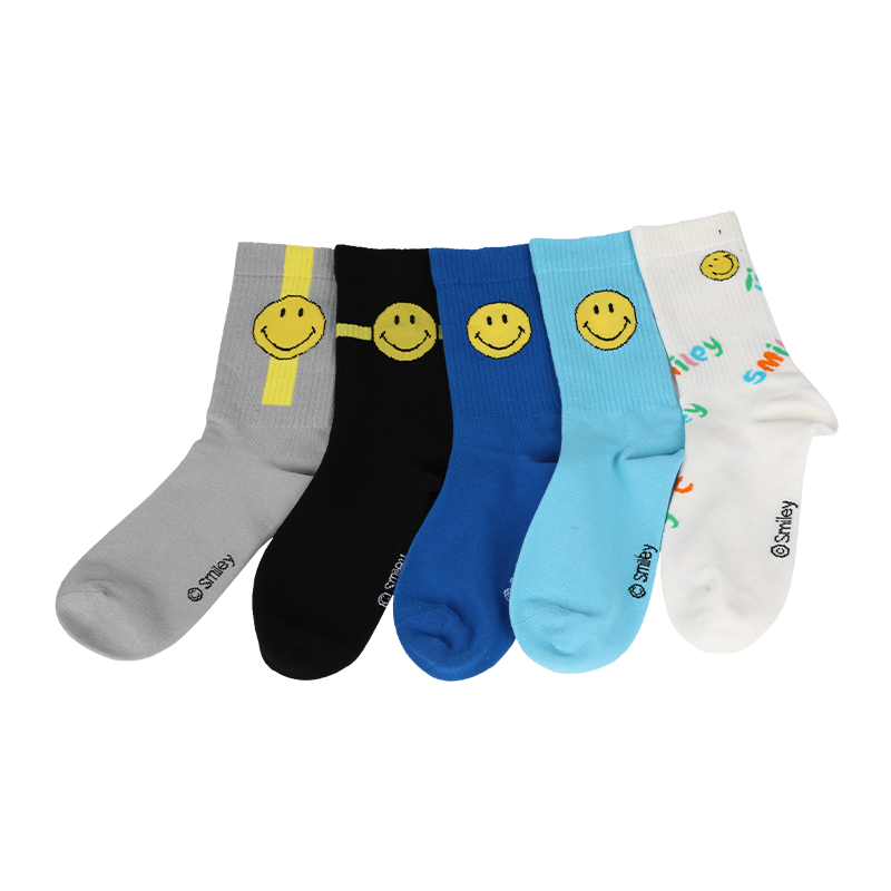 Stokin kru kasual lelaki tersuai dengan corak muka emoji smiley dan huruf, yang dibuat dengan kapas berkualiti tinggi, jadi stokin lembut, selesa, tahan lama, bernafas dan hangat.
